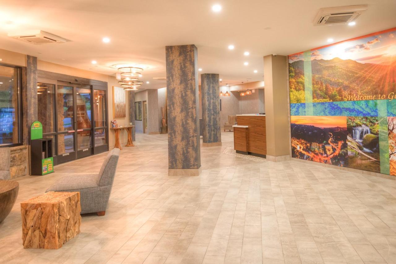 Clarion Pointe Downtown Gatlinburg Hotel Exterior foto