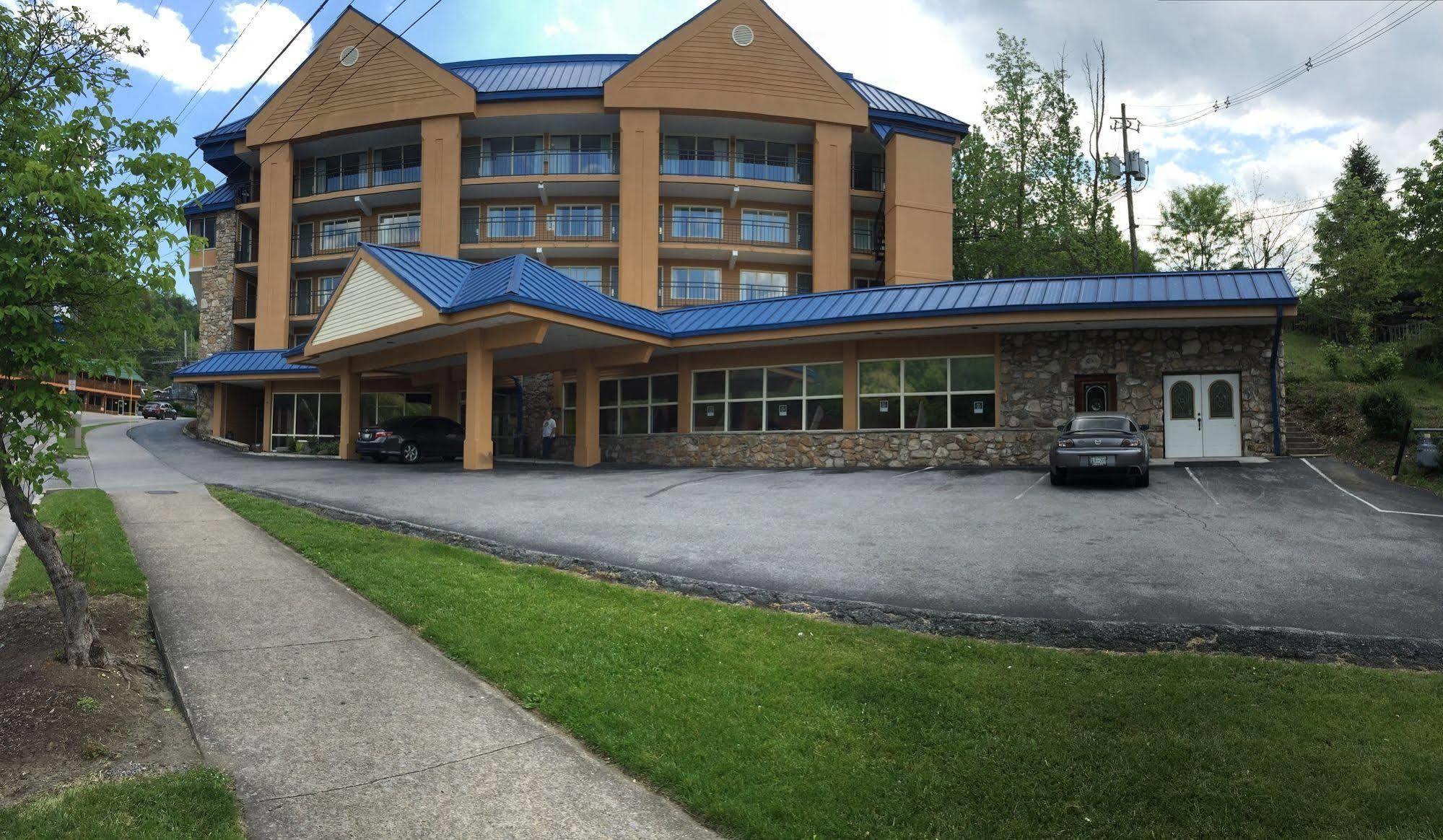 Clarion Pointe Downtown Gatlinburg Hotel Exterior foto